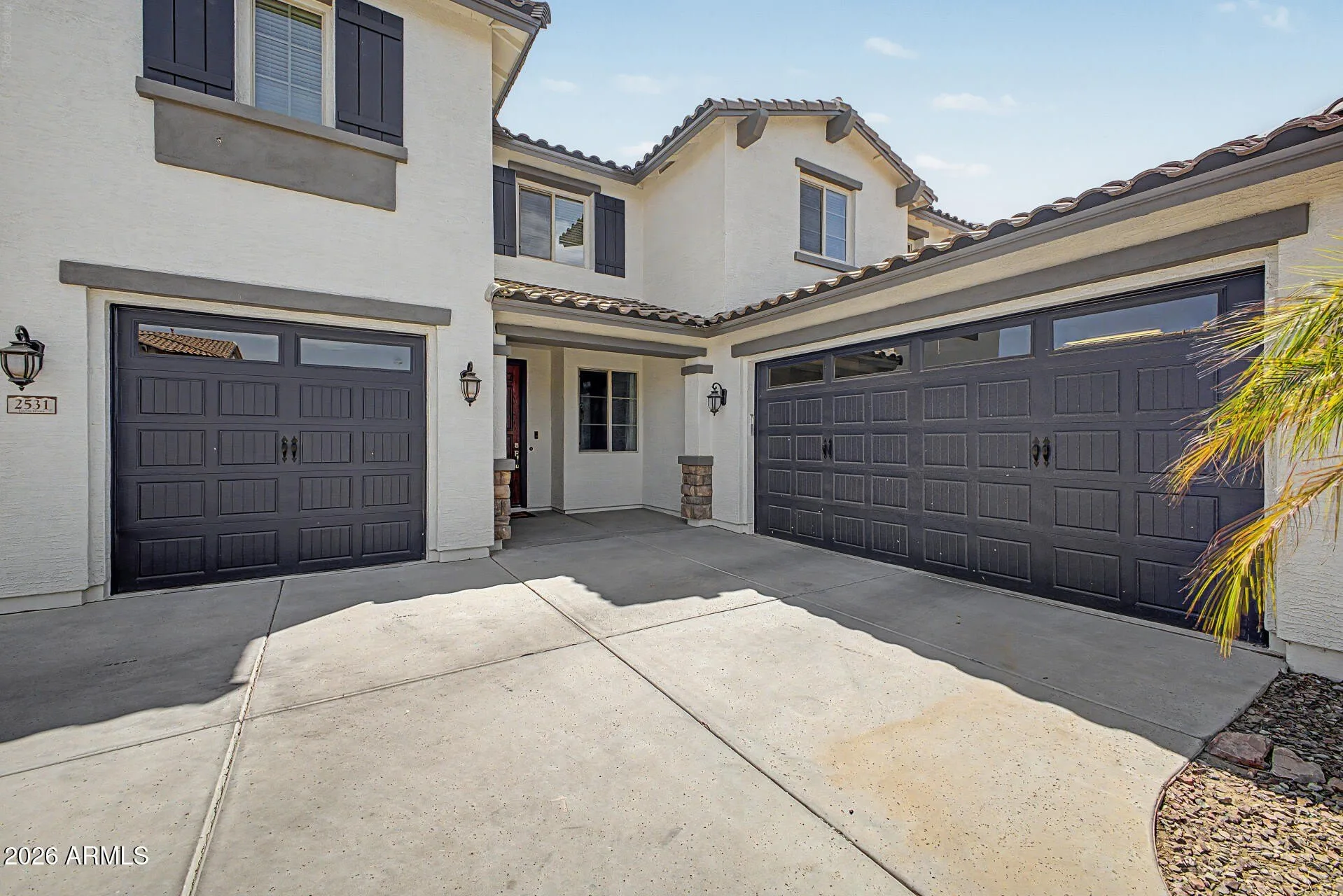 2531 E Eleana Ln photo 3