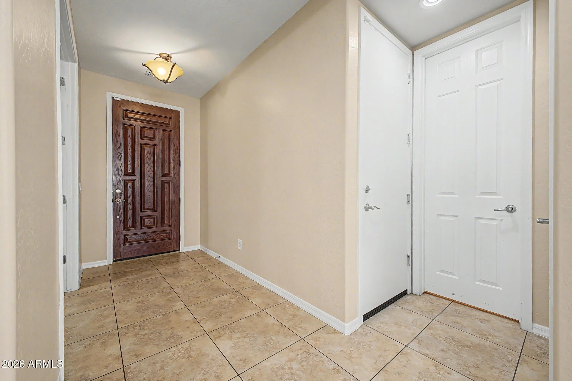 2531 E Eleana Ln photo 4