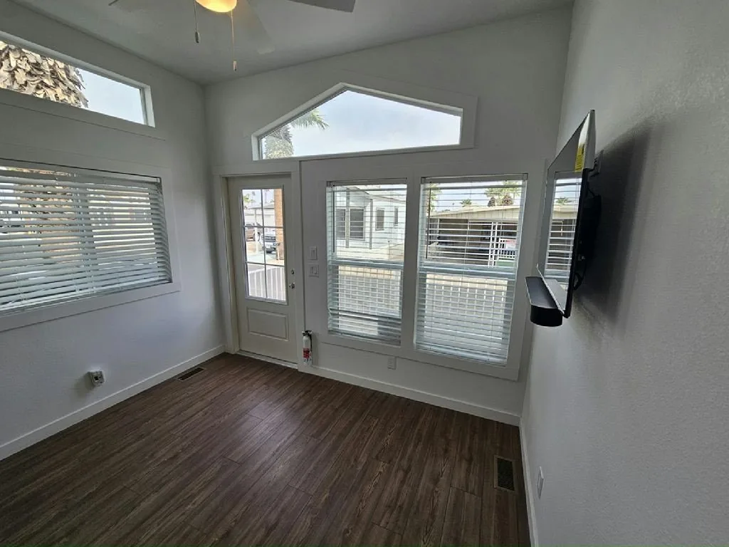 303 N Lindsay Rd Mesa, AZ 85213 photo 4