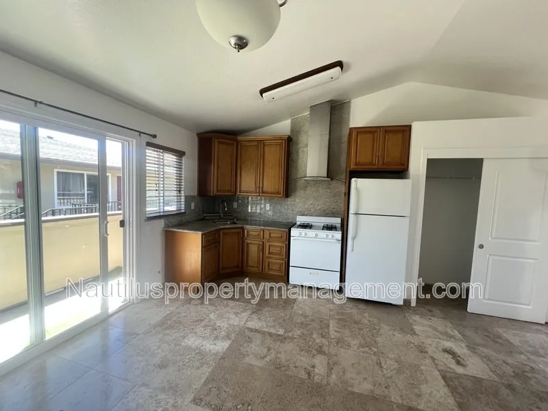 232 Center St Santa Cruz, CA 95060 photo 5