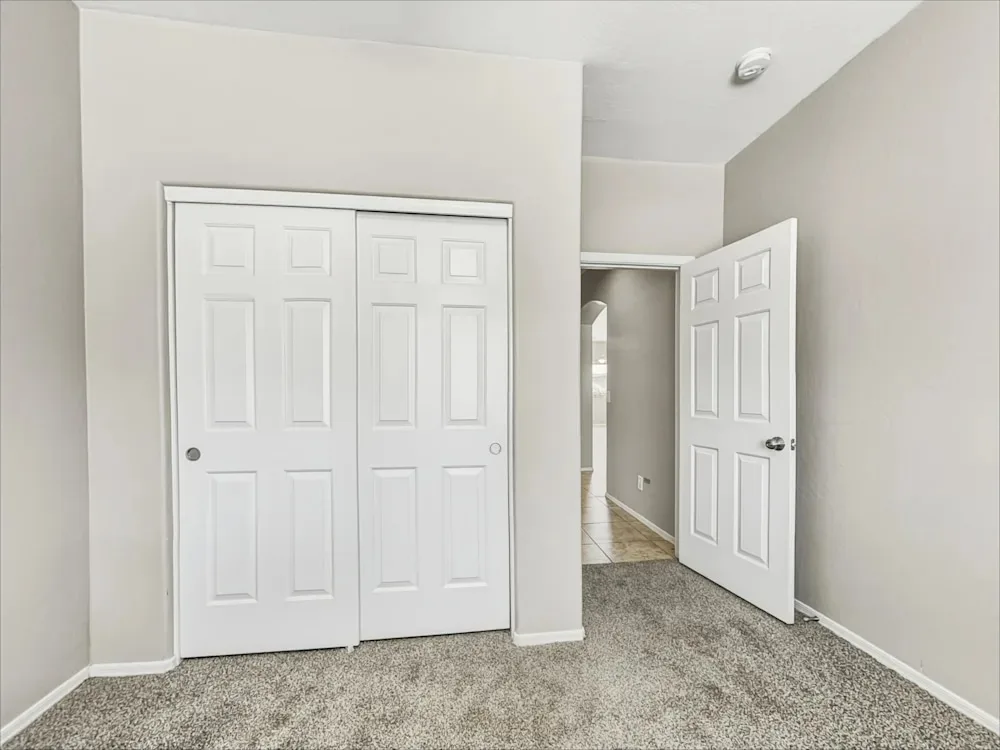 1606 S 79th Ln photo 5