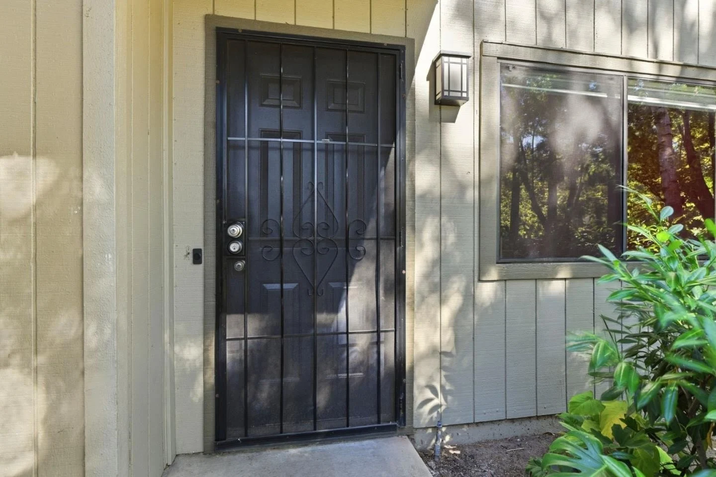 2504 La Terrace CIR photo 4