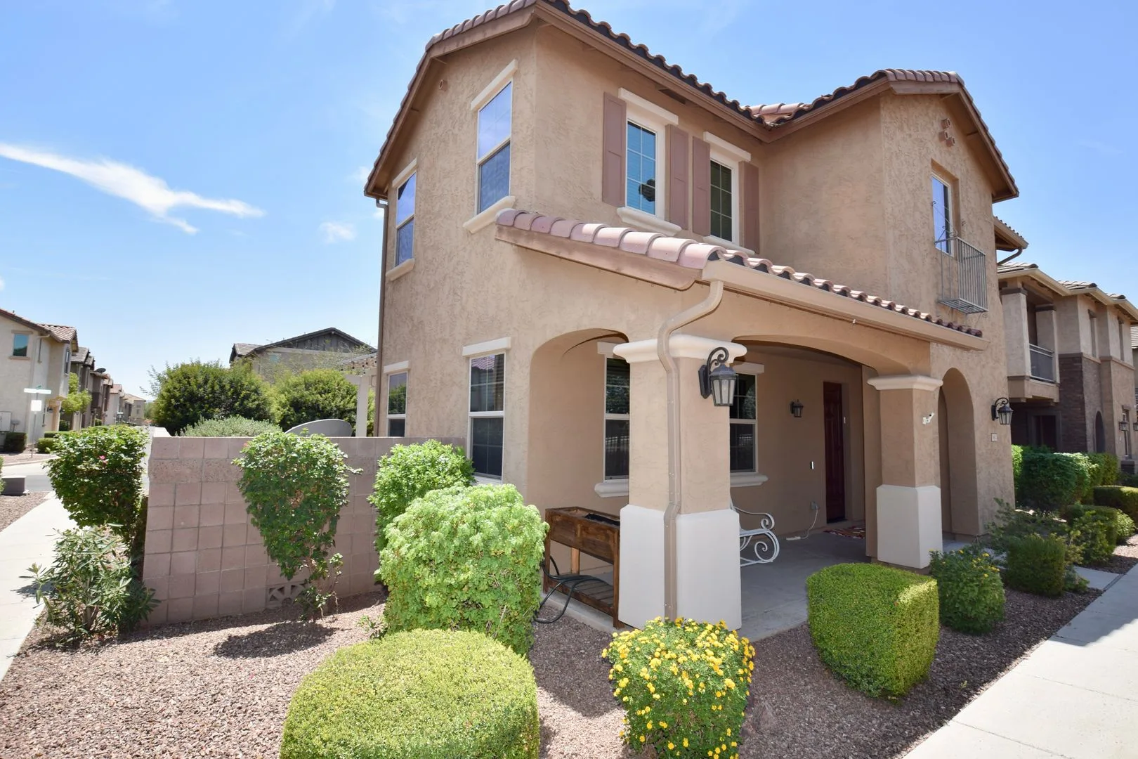 Beautiful 3 Bedroom With A Loft In Cooley Station! photo 3
