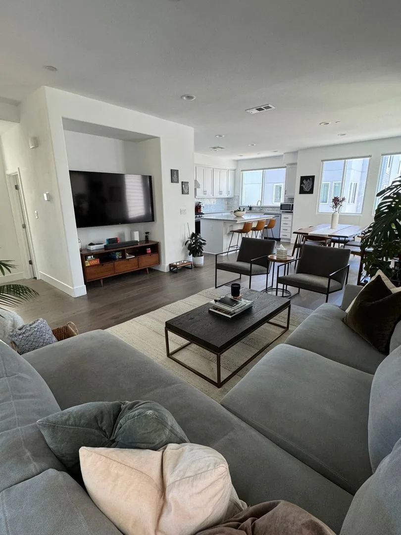 3br Fully Furnished House In Richmond photo 2