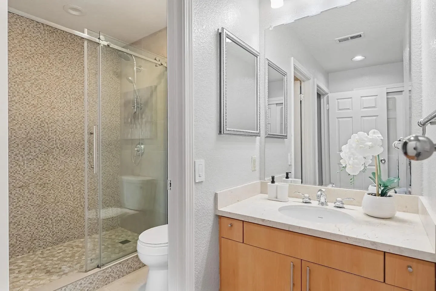 Highly Desirable One Story End-unit! photo 3