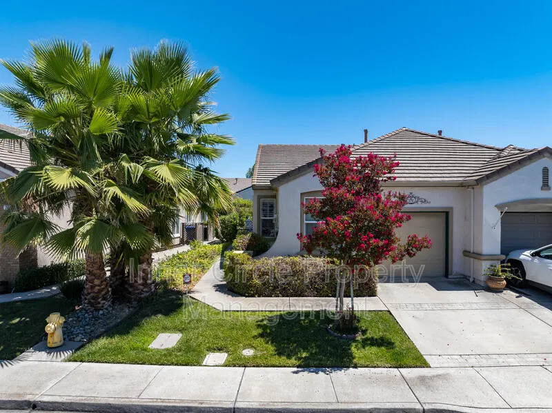 310 Upton Pyne Dr photo 2