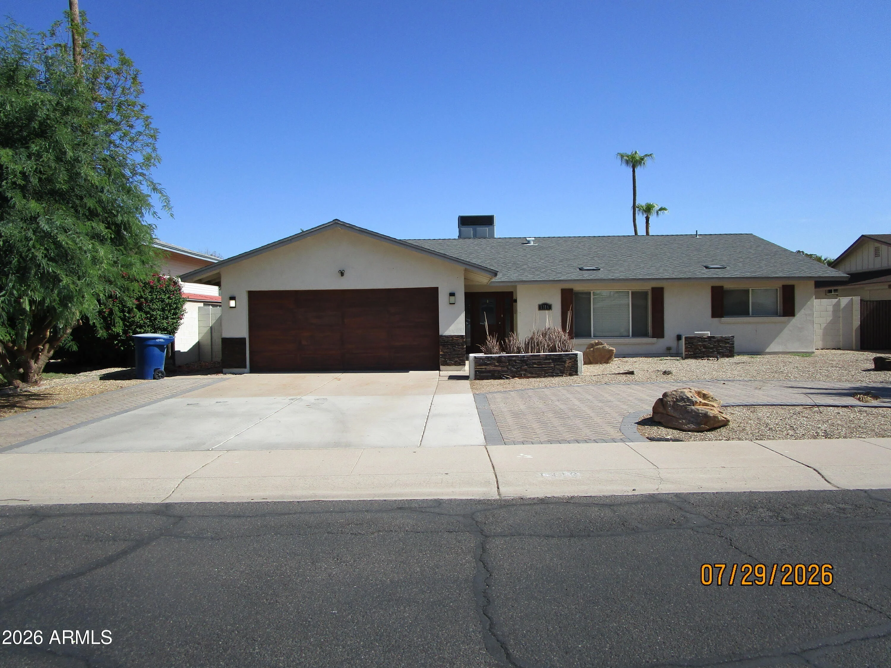 1316 E Donner Dr photo 4