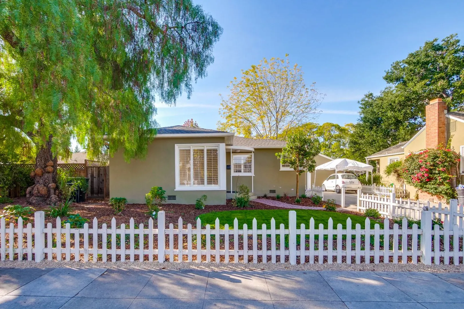 2BR/1BA Single Family House on Cowper St · Palo Alto photo 2
