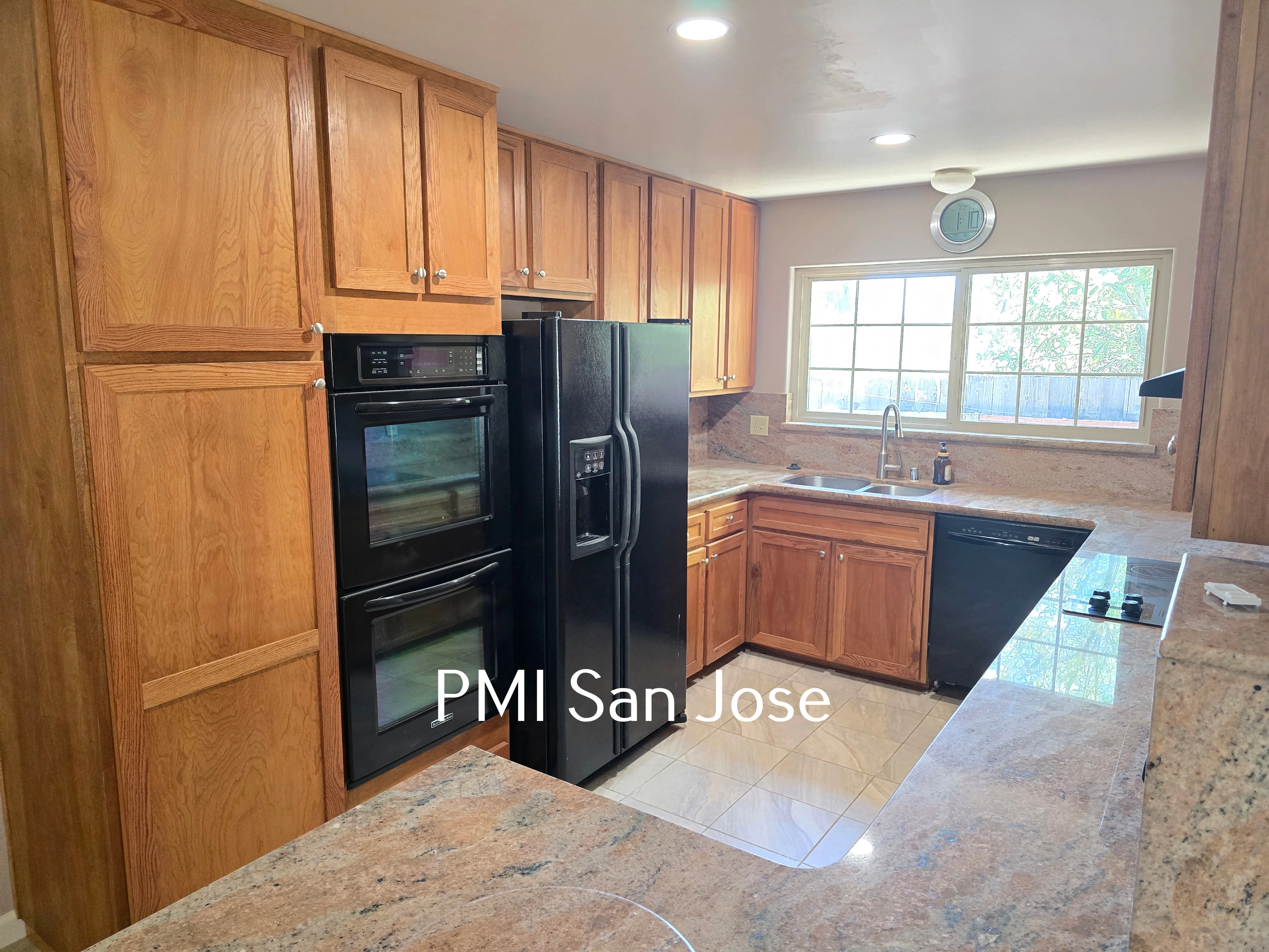 900 Susan Ct photo 3