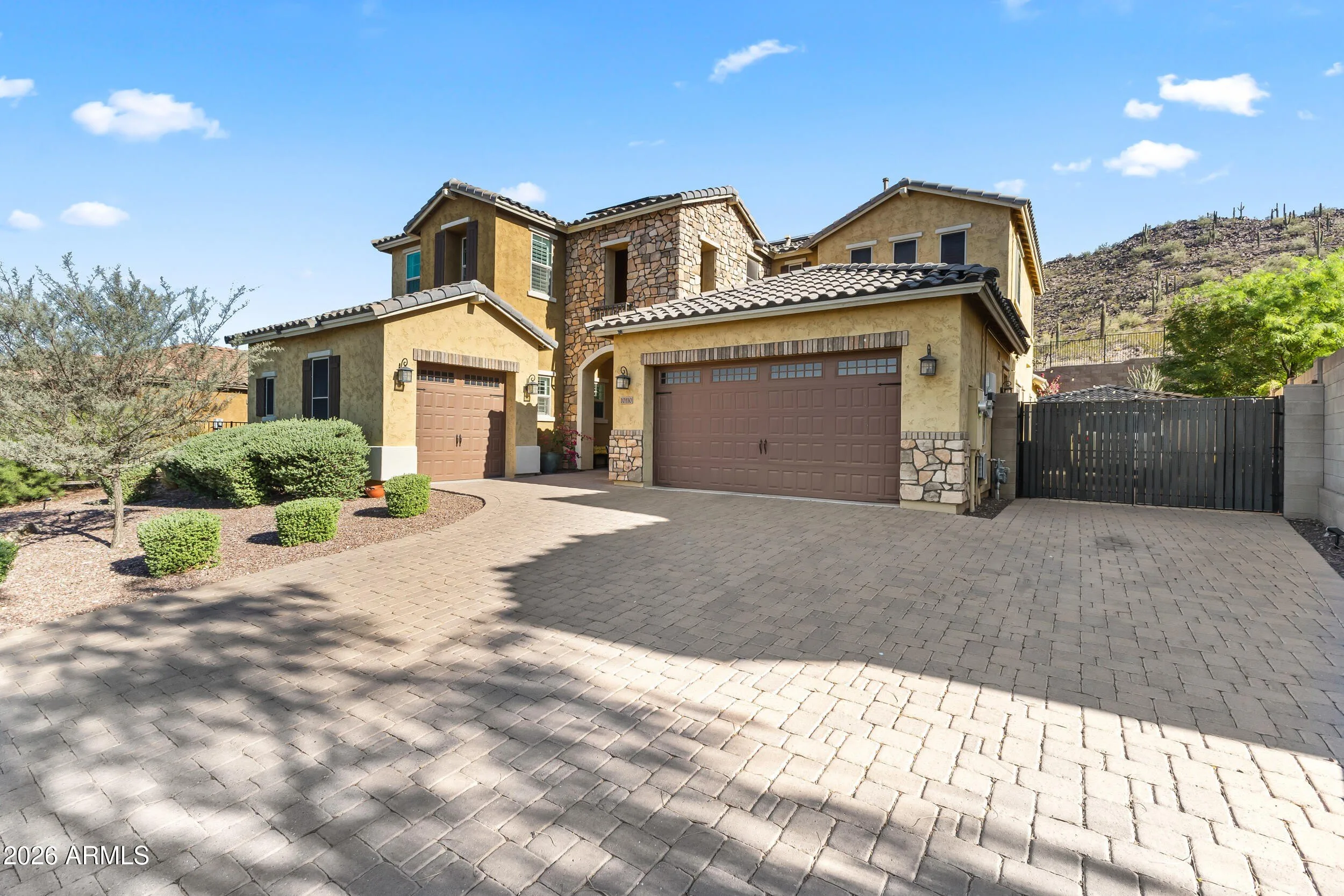 10110 W Redbird Rd Peoria, AZ 85383 photo 2
