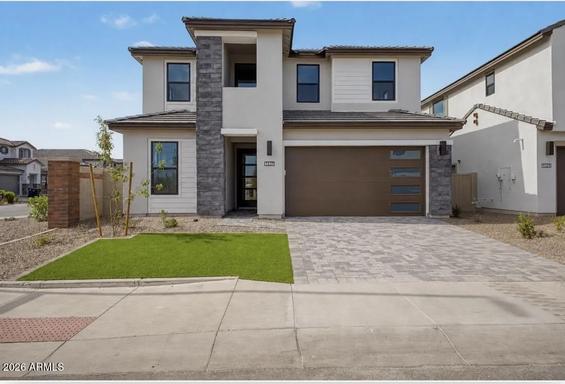 1131 E Yellowstone Pl photo 2