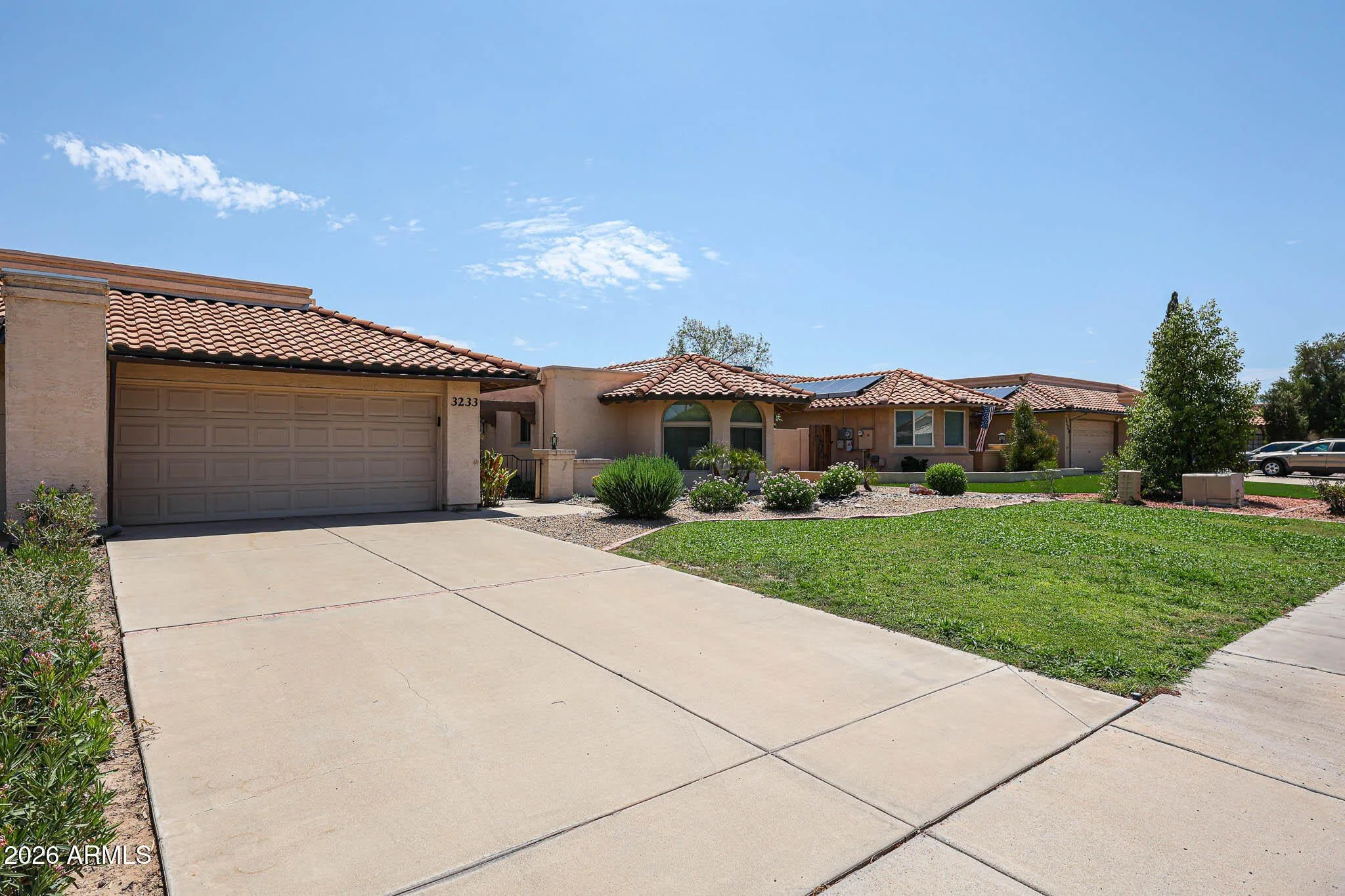 3233 E Desert Cove Ave photo 3