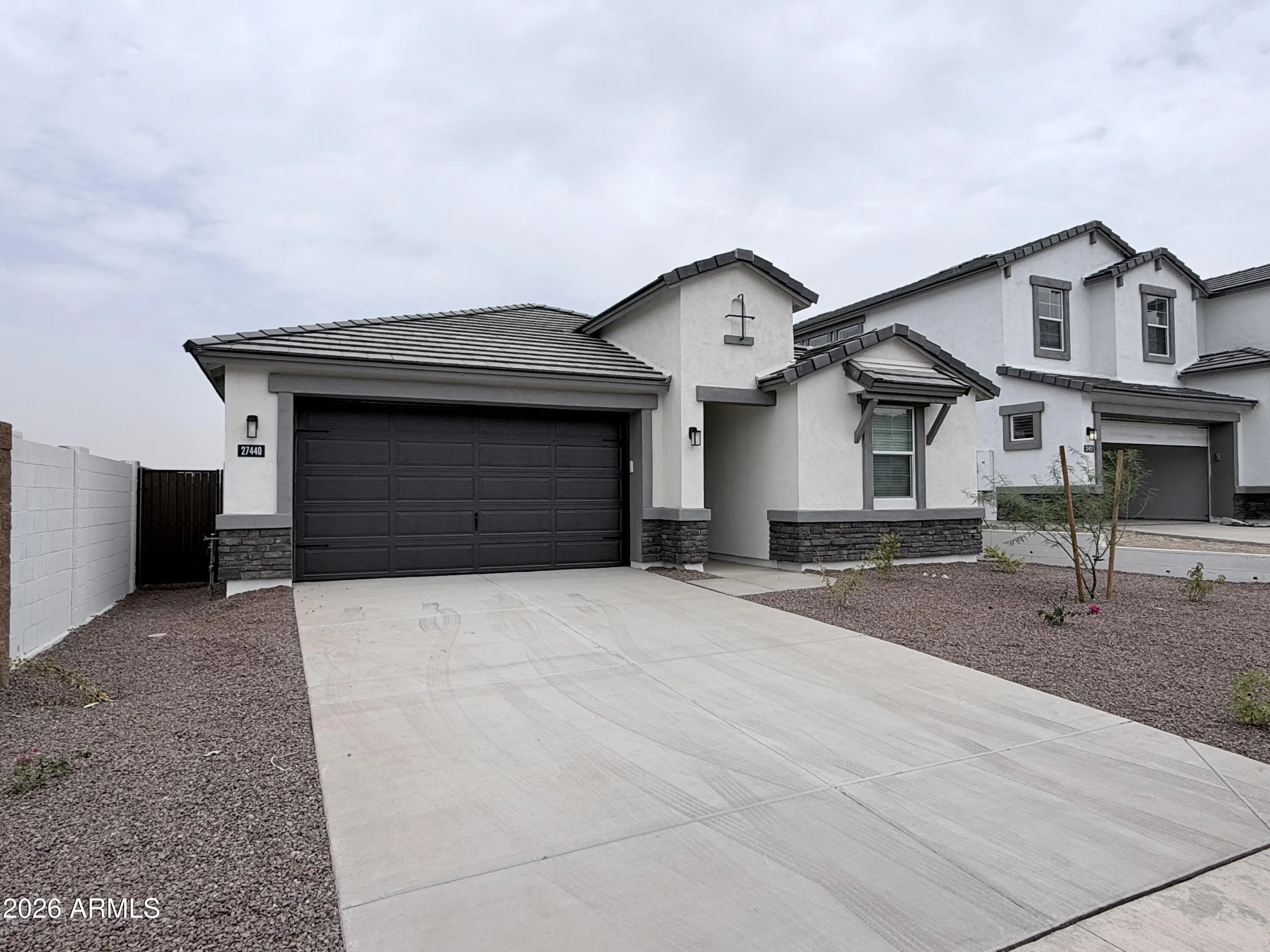 27440 N 69th Ln photo 2
