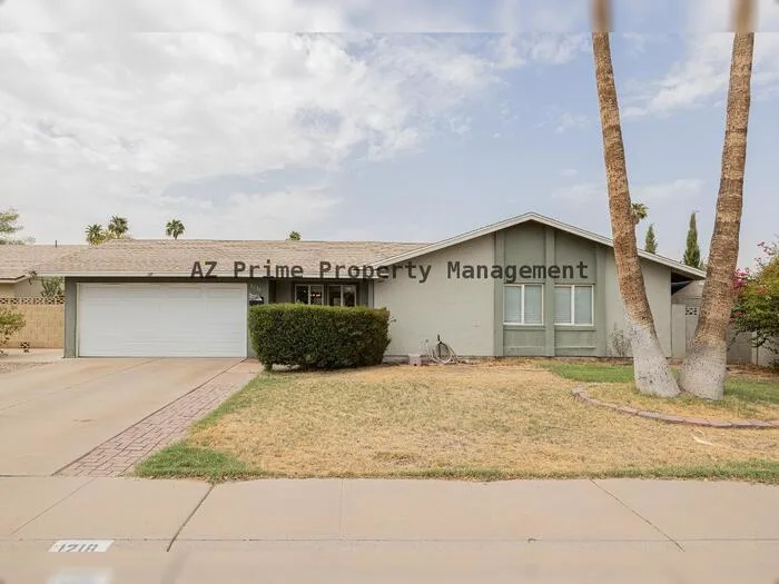 1218 E Carter Dr photo 5