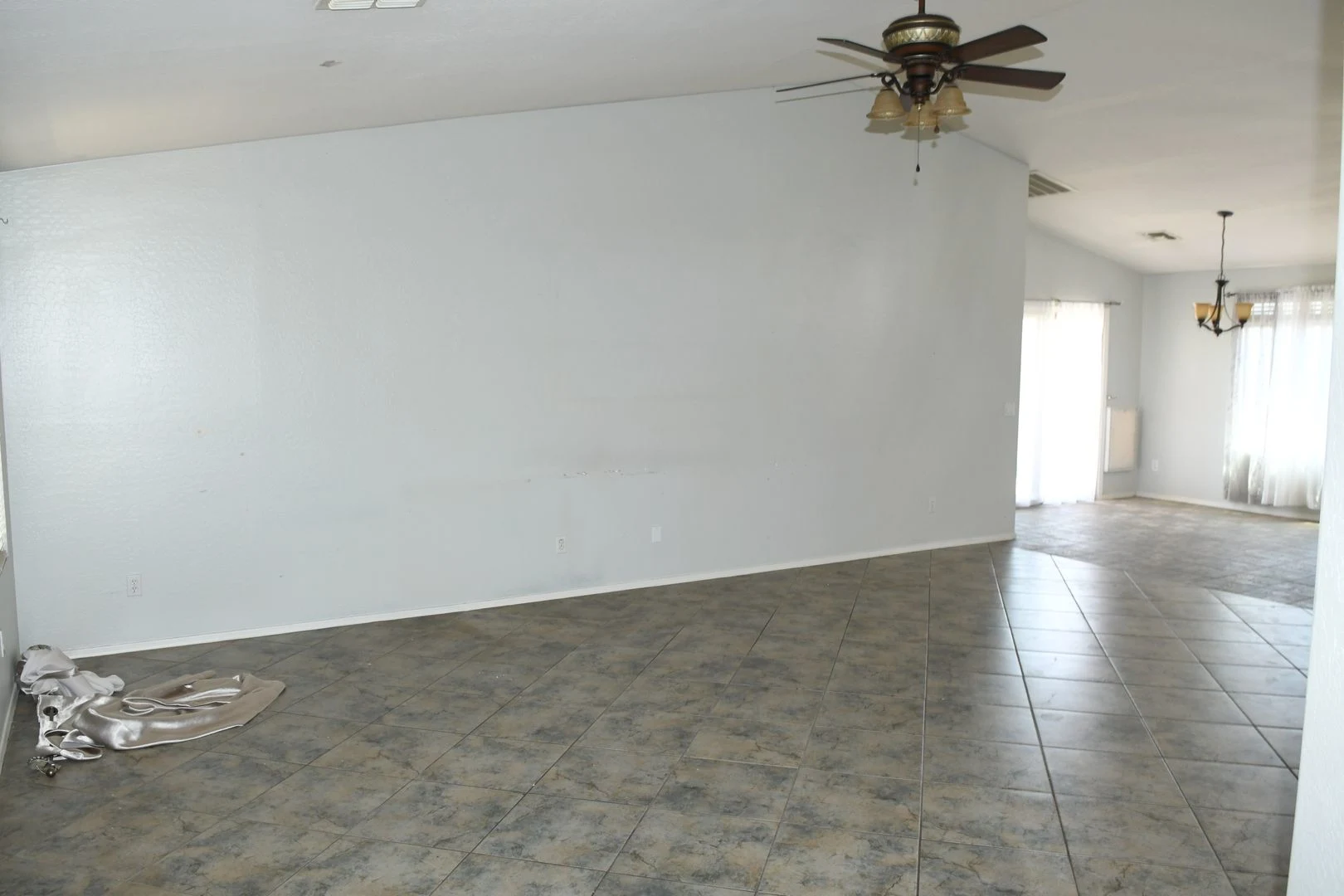 Ideal 4 Br 2 Ba 2 Car Garage Home With Solar Near Greenway And Loop 303 In Surprise photo 5