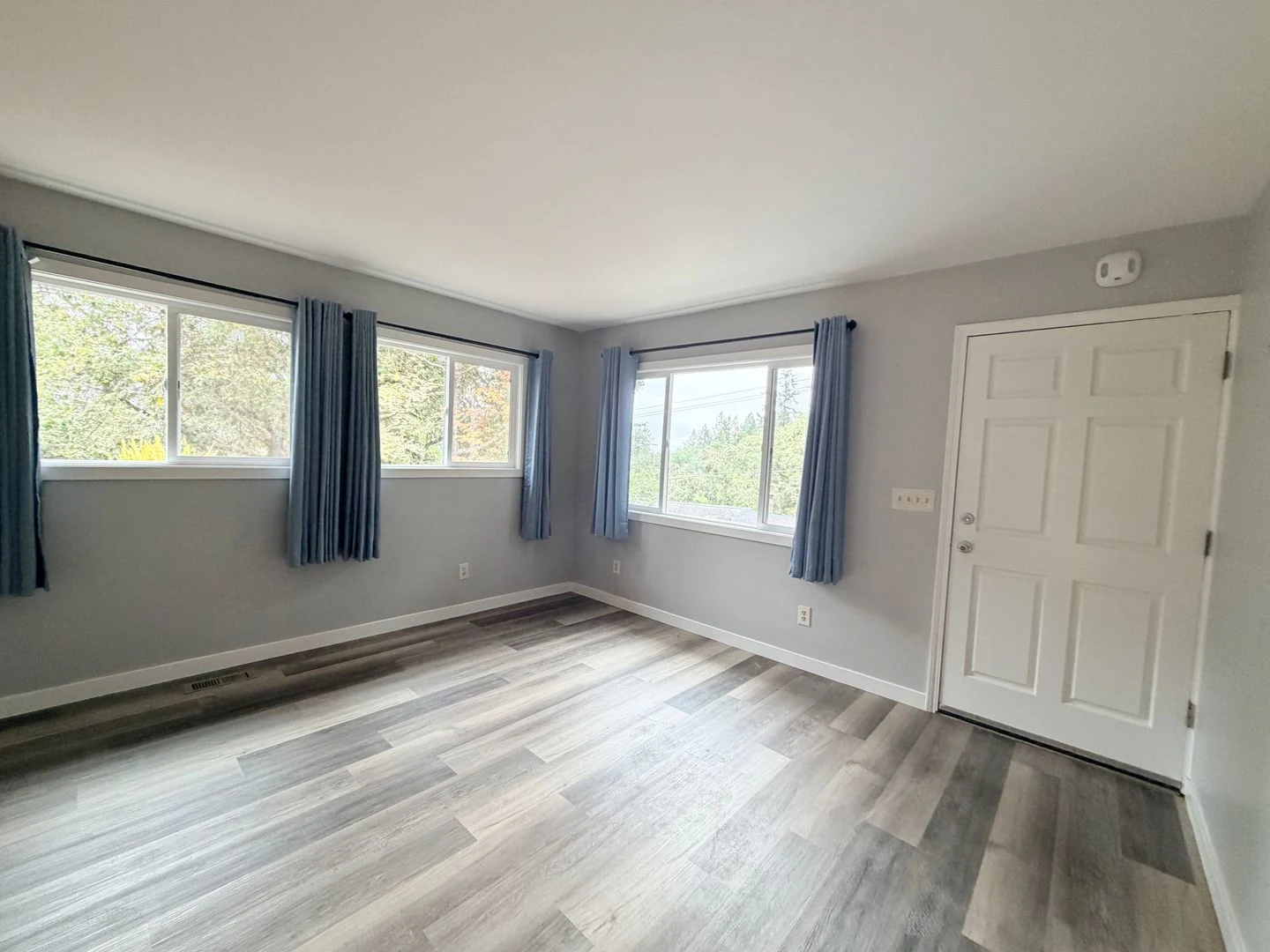 Serene 1-Bedroom Home with Privacy & Nature Views photo 3