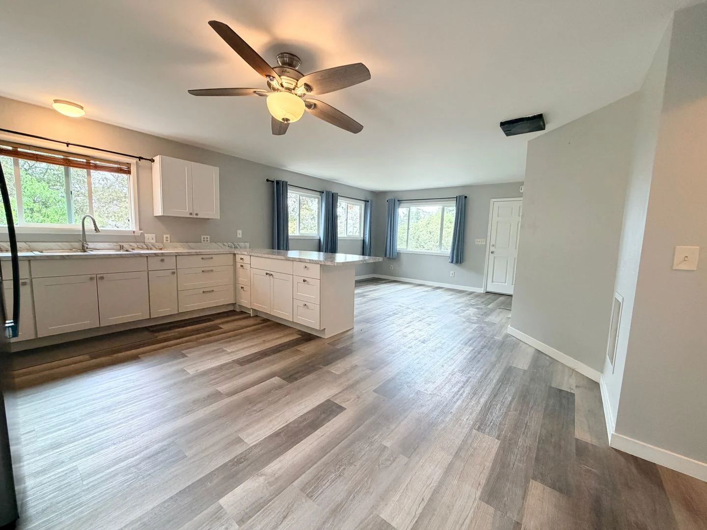 Serene 1-Bedroom Home with Privacy & Nature Views photo 5