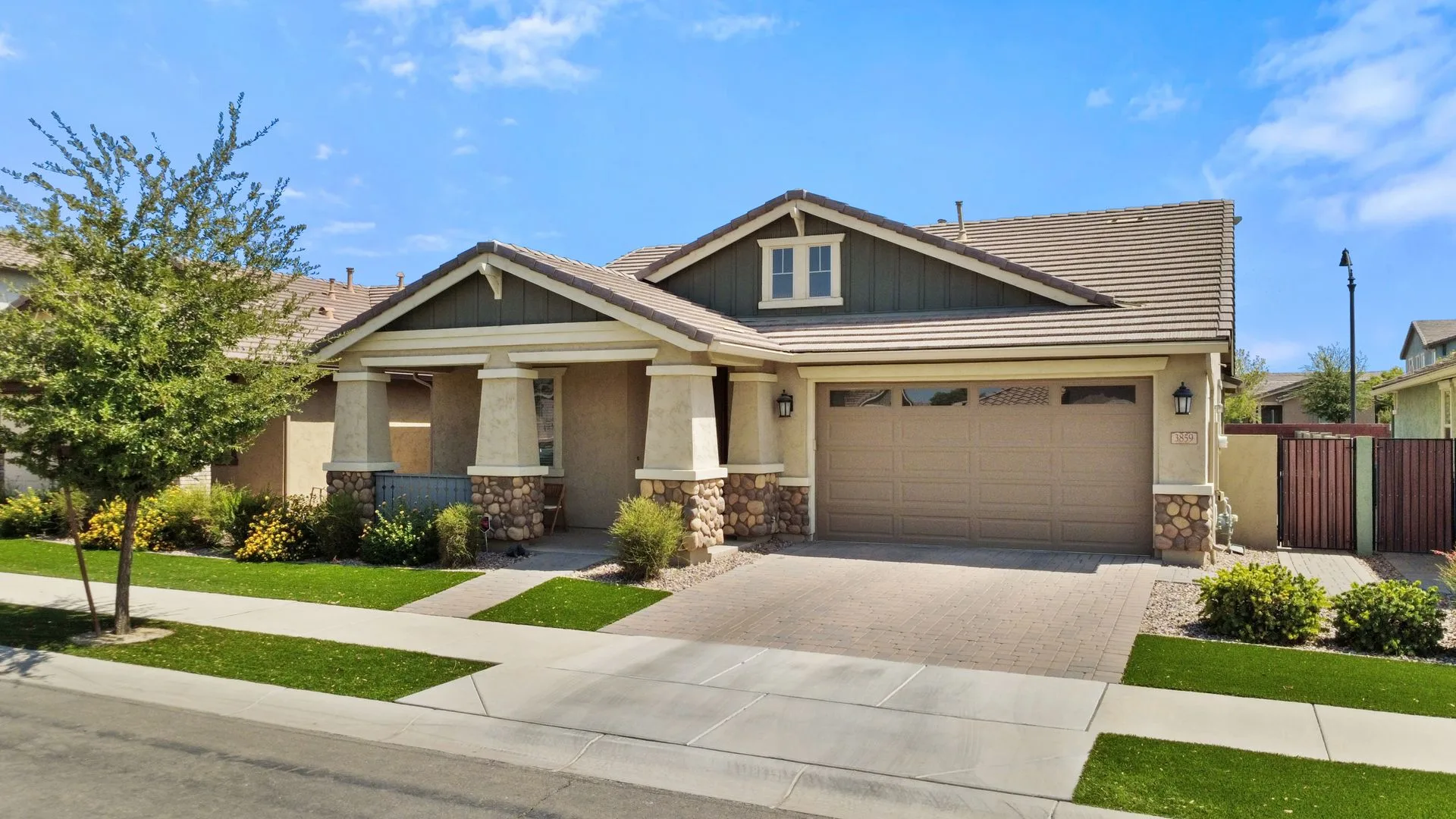 3859 E Welton Ln photo 2