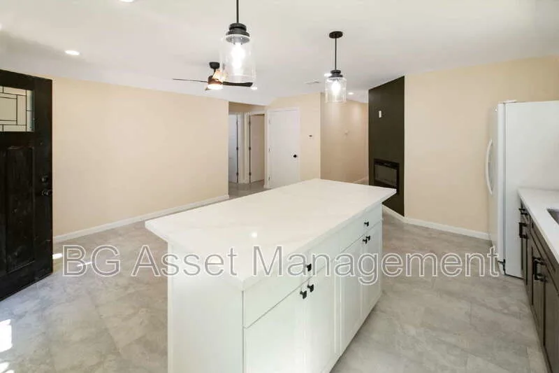 2807 Sabral Cir photo 5
