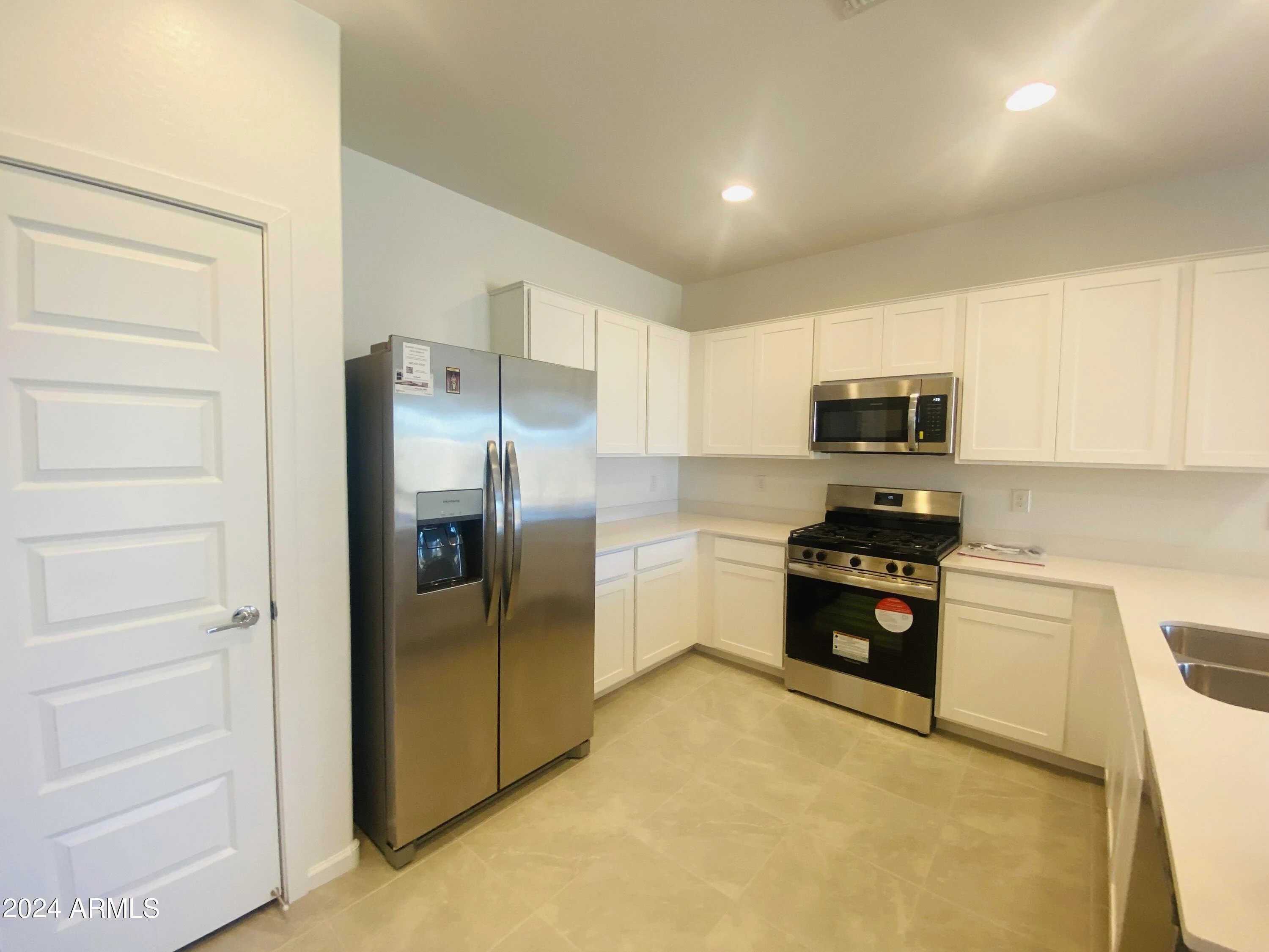 5531 S 23rd Dr Phoenix, AZ 85041 photo 3