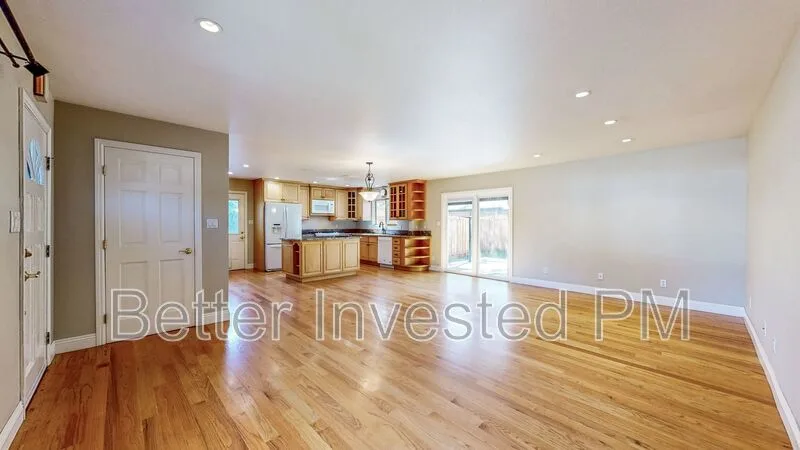 1824 Midway Dr photo 4