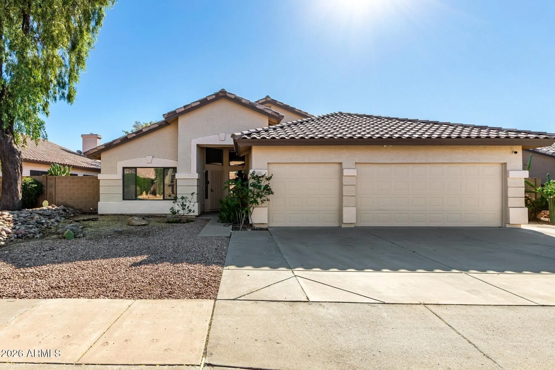 1625 E Montoya Ln photo 2