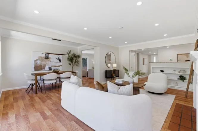 2101 Leon Dr photo 3