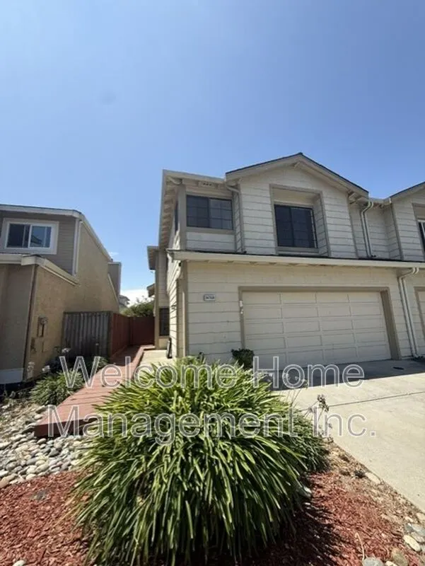 34769 Comstock Common photo 2