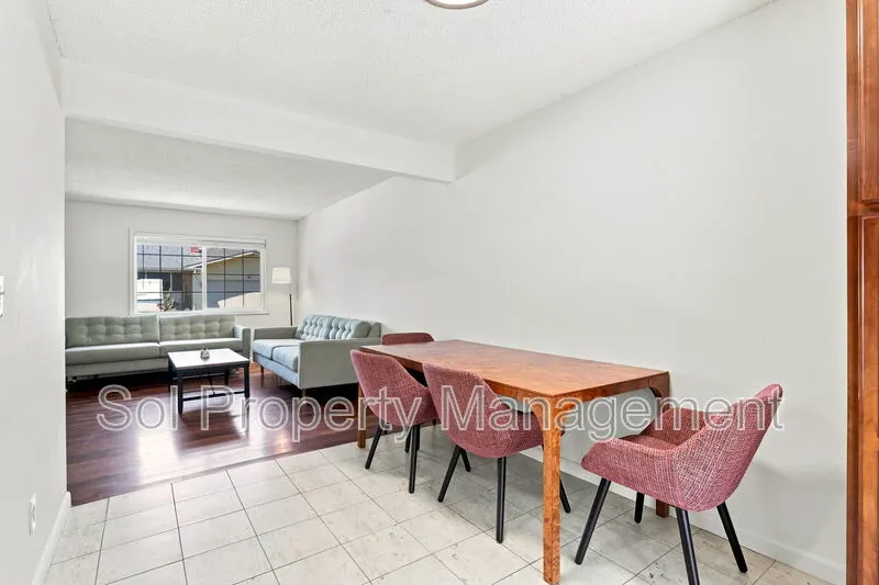 426 Swift Street photo 5
