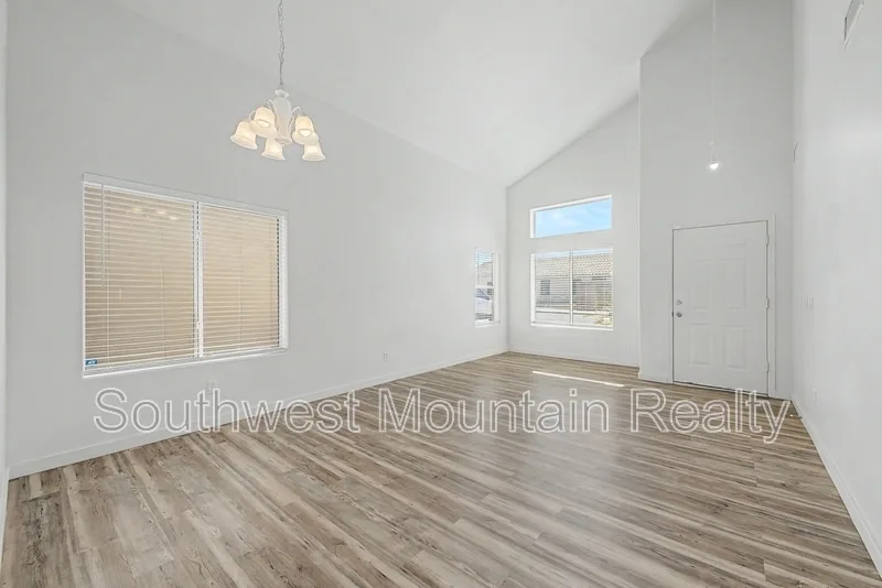 33583 N Wash View Rd photo 4