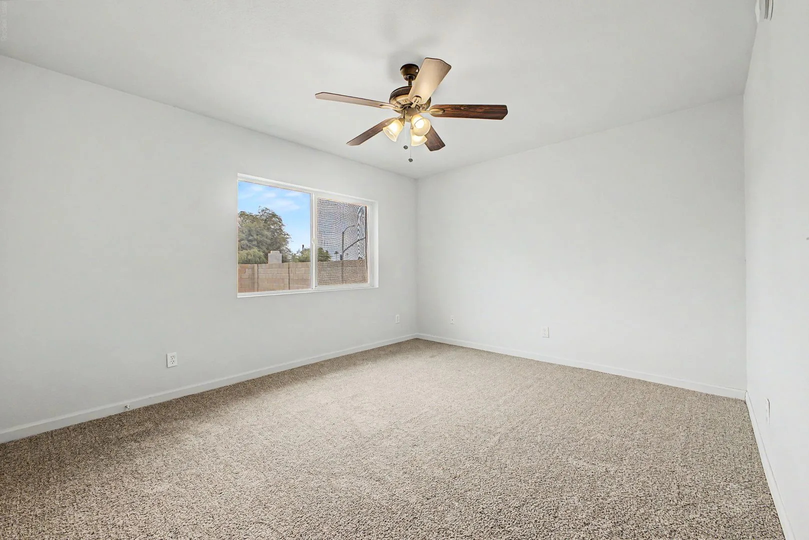 5439 W Becker Ln photo 4