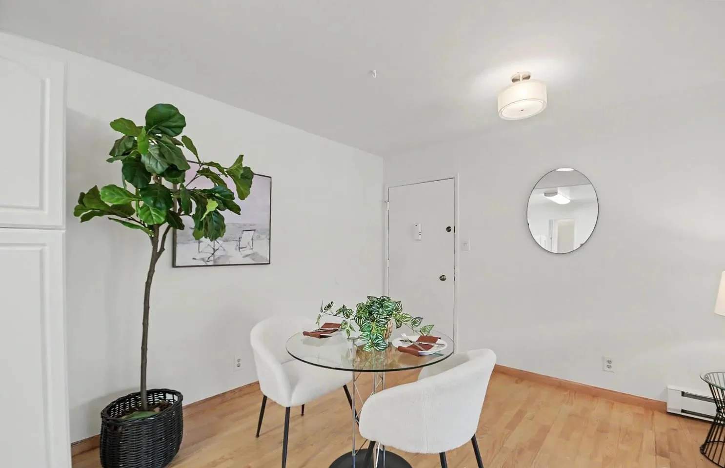 Piccadilly Place, #h, A Bright And Inviting Top-floor, East-facing photo 5