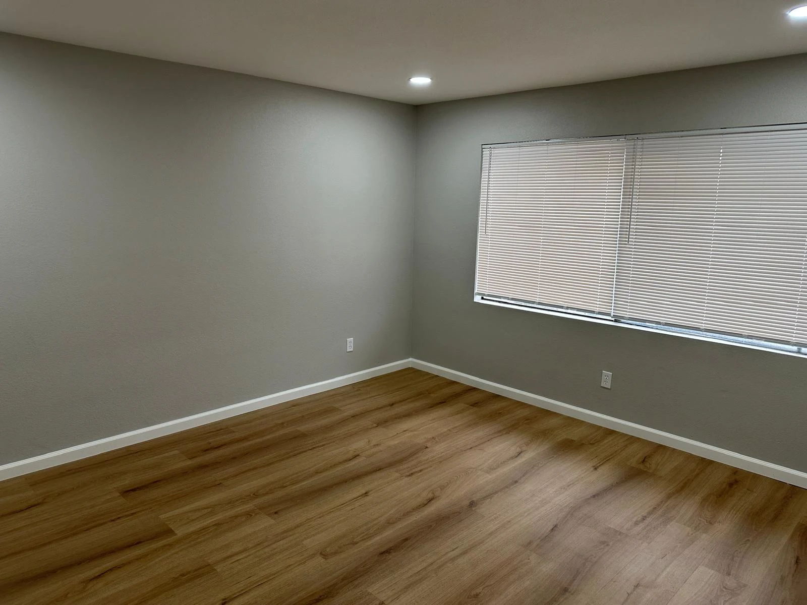 1685 Melrose Ave. photo 2