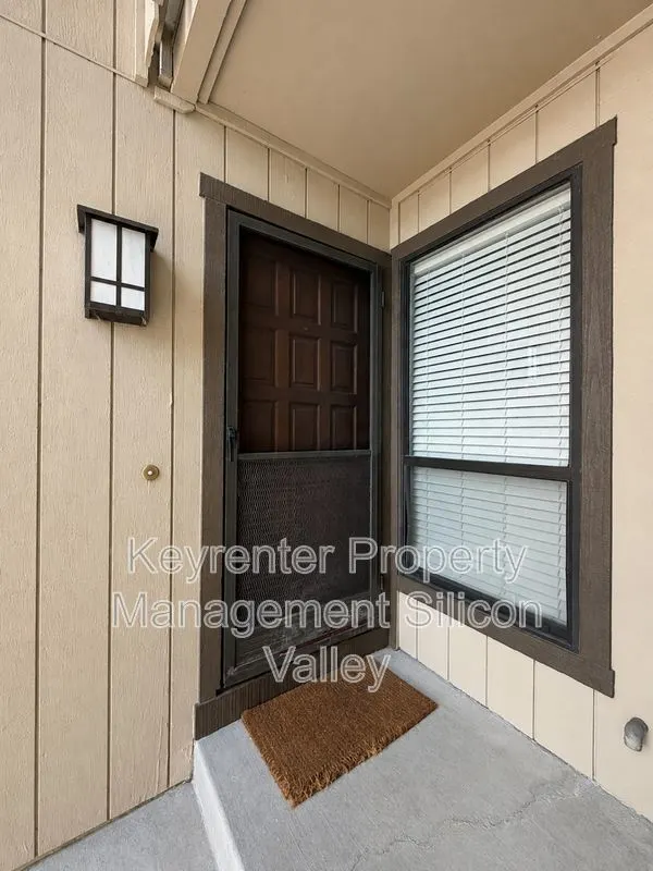1418 Capurso Way photo 2