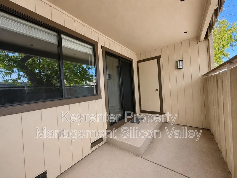 1418 Capurso Way photo 5