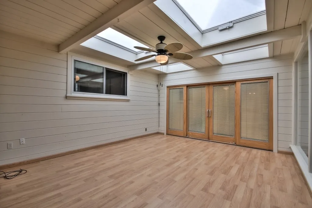 3 bedroom home in Downtown Mountain View - Walk to Castro St., fast commute! photo 3