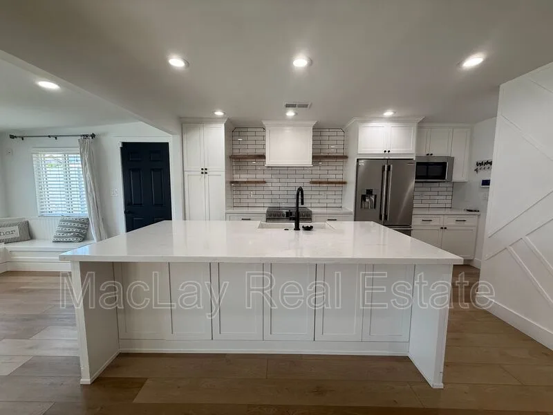 1363 W Los Lagos Vista Ave photo 5