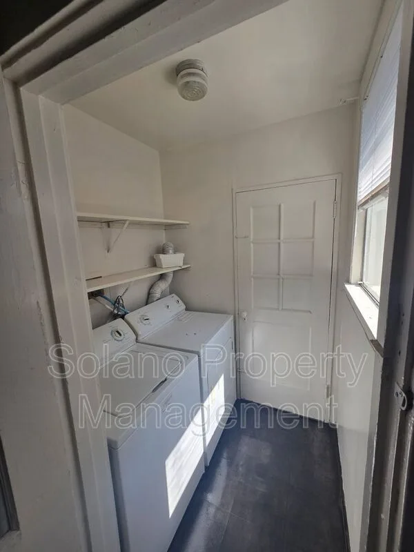 54 B St photo 5