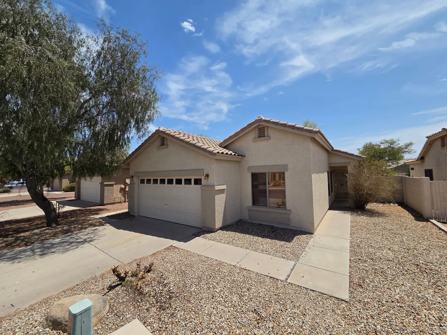 609 W Rio Vista Ln photo 2
