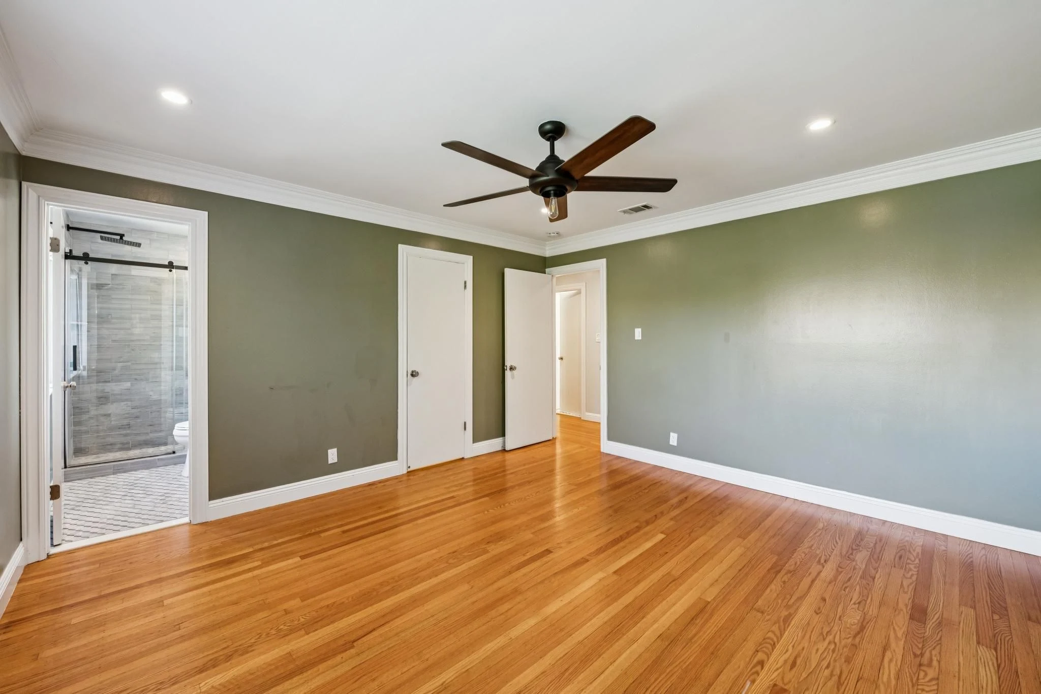 486 Butterfield Place photo 5