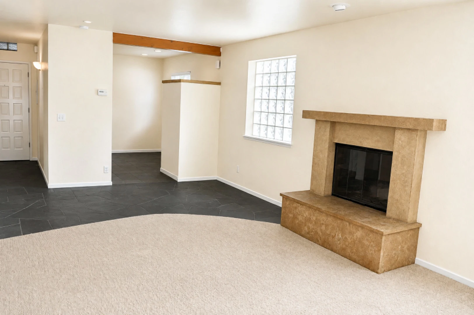 Charming 2BR/1BA Lower Duplex – One Block from Caledonia Street photo 2