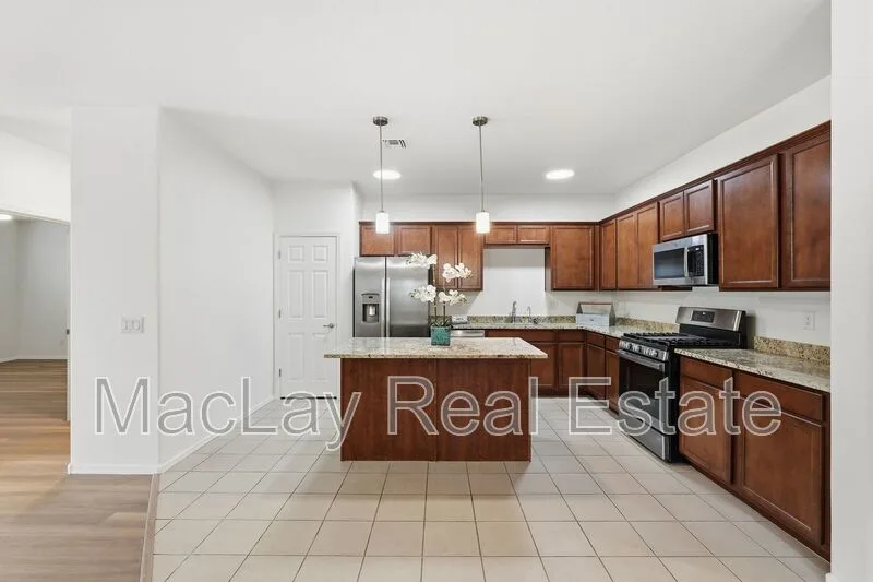 3173 N Excursion ln photo 4