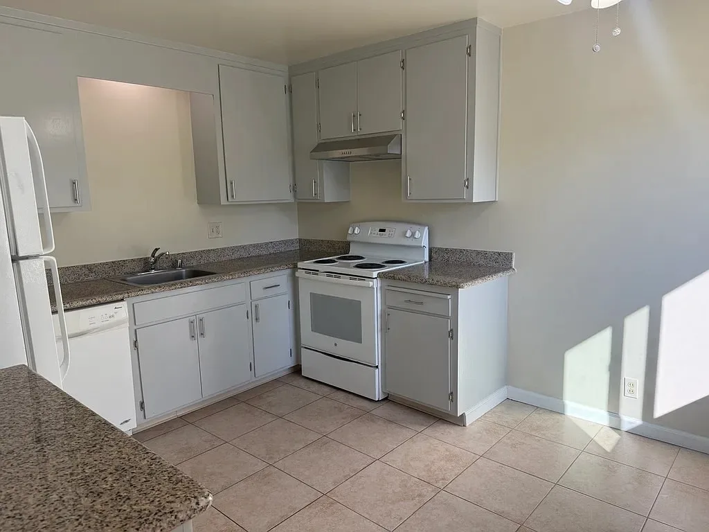 10366 Greenwood Ct photo 3