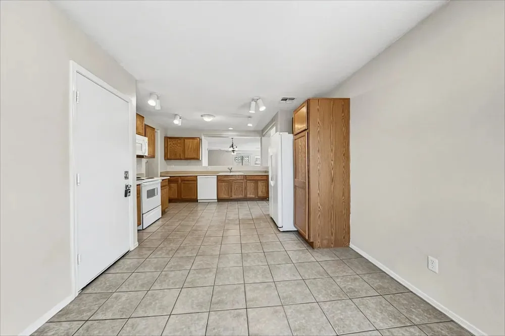 43892 W Cowpath Rd photo 3