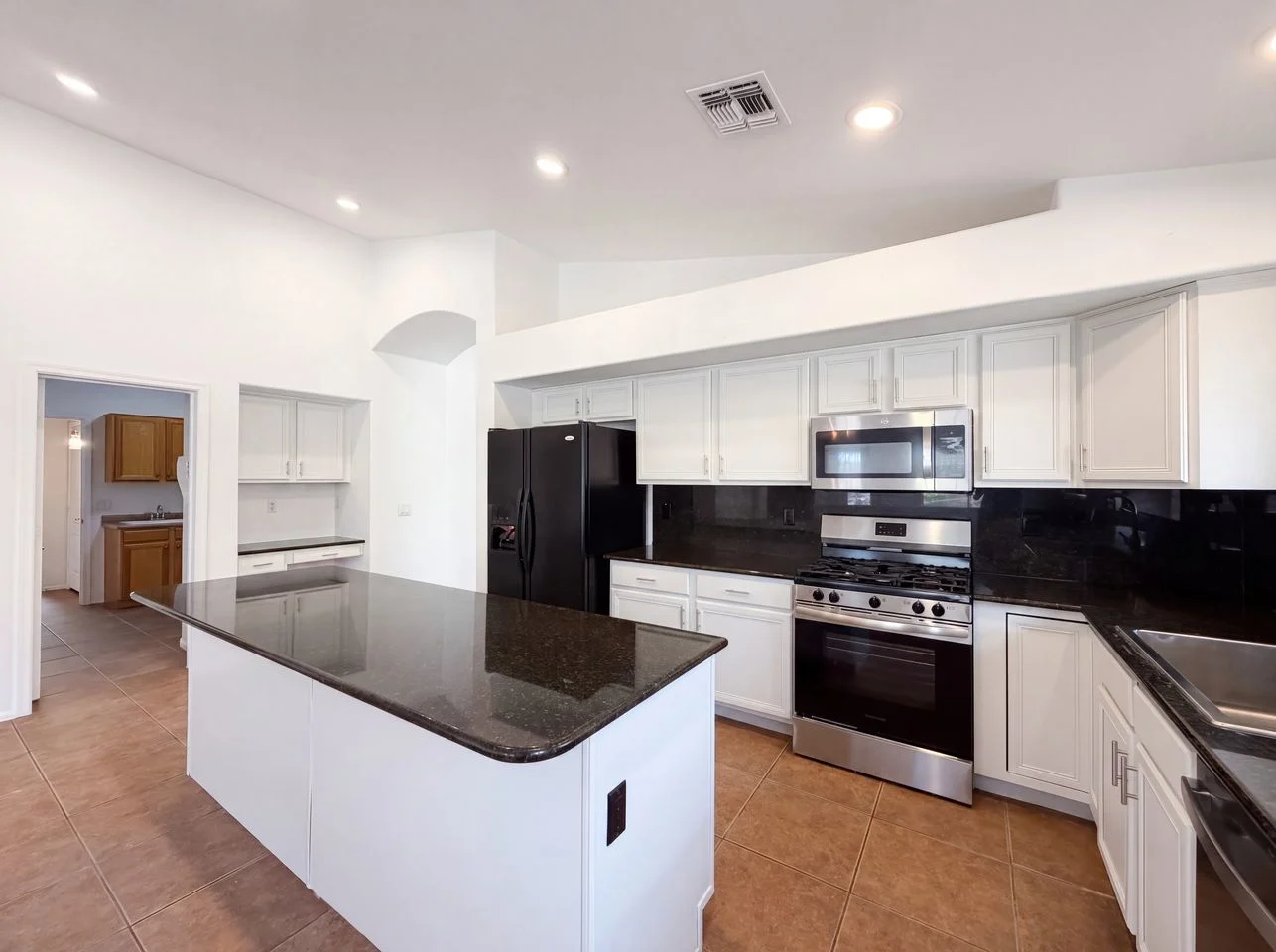 16736 W Mckinley St photo 5