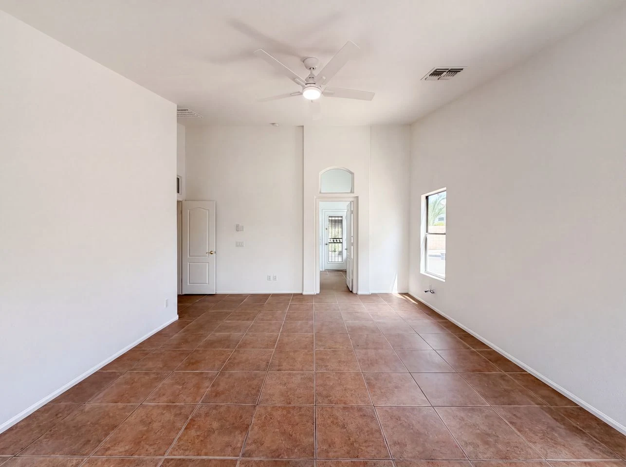 16736 W Mckinley St photo 3