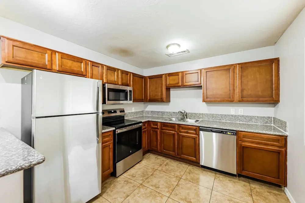 12623 N 37th Dr photo 3