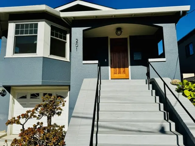 201 Shaver St photo 3