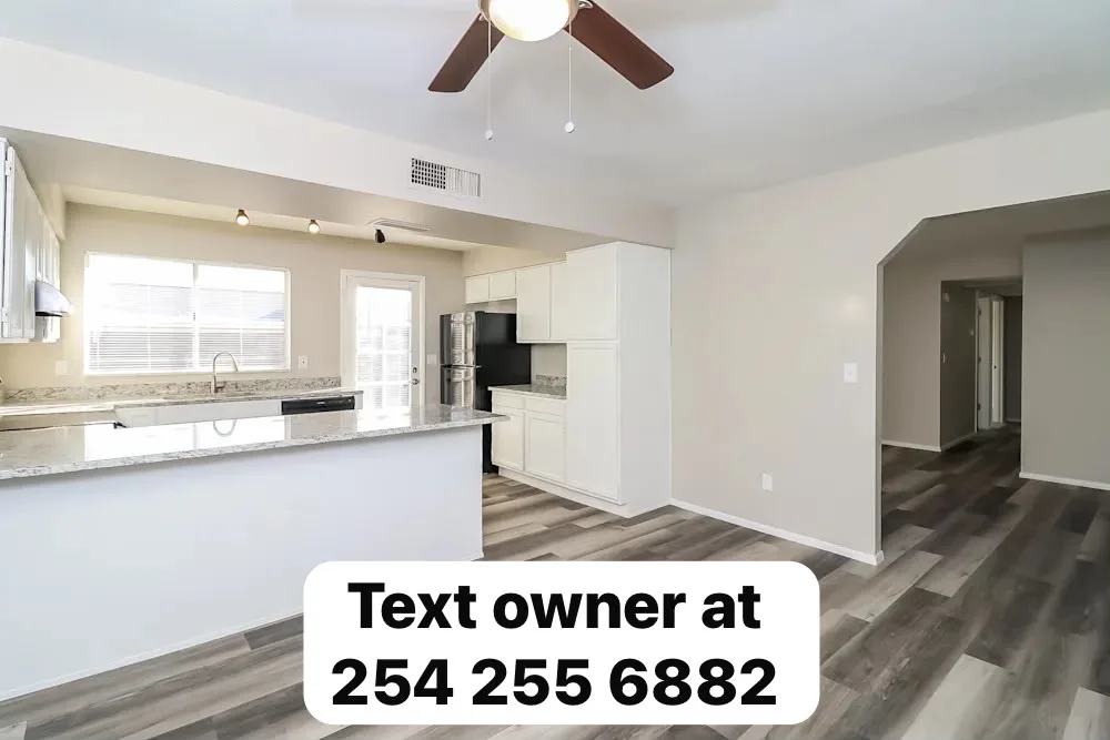 8703 W Golden Ln photo 3