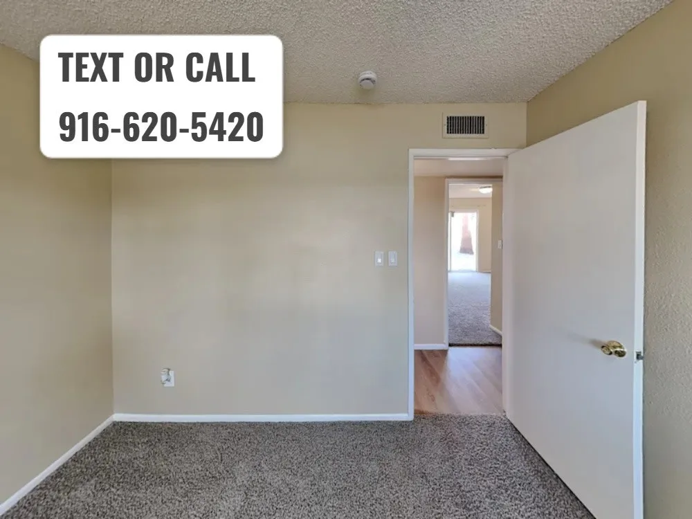 4626 W Carol Ave photo 2